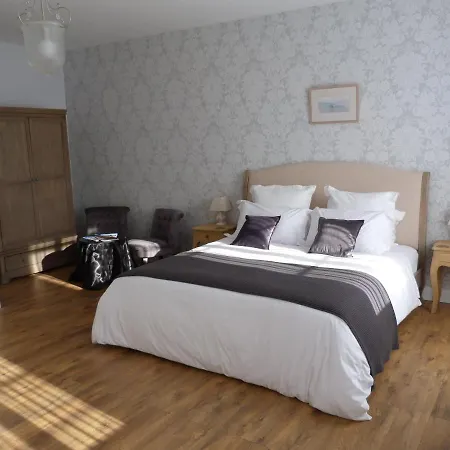 Logis De L'arceau Bed & Breakfast