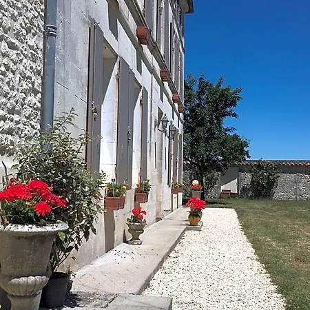 Bed & Breakfast Logis De L'arceau Celles (Charente-Maritime)