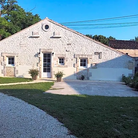 Bed & Breakfast Logis De L'arceau Celles (Charente-Maritime)