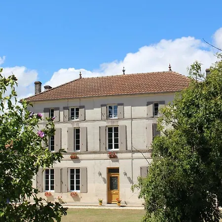 Logis De L'arceau Bed & Breakfast 3*