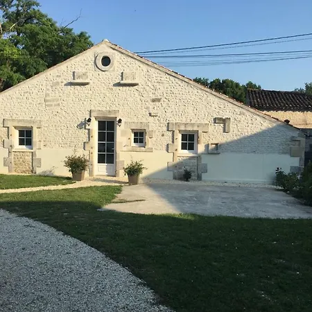 Bed & Breakfast Logis De L'arceau Celles (Charente-Maritime)