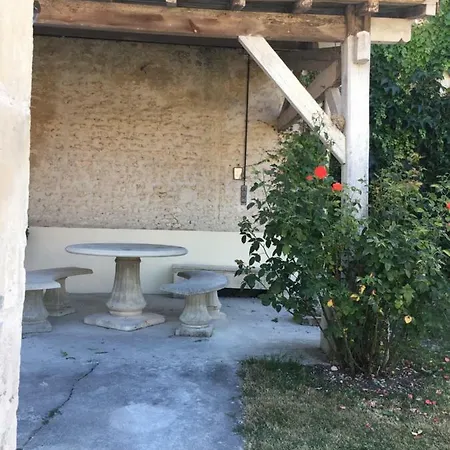 Logis De L'arceau Bed & Breakfast Celles (Charente-Maritime)