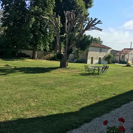 Bed & Breakfast Logis De L'arceau Celles (Charente-Maritime)