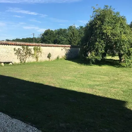 Logis De L'arceau Bed & Breakfast Celles (Charente-Maritime)