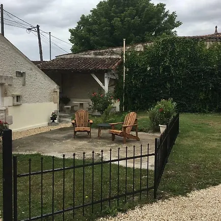 Logis De L'arceau 3* Celles (Charente-Maritime)